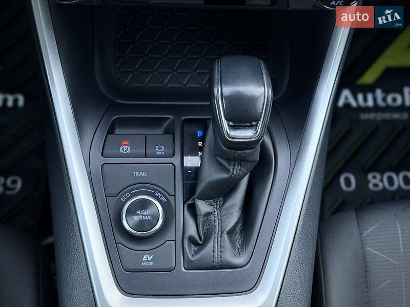 Внедорожник / Кроссовер Toyota RAV4 2019 в Киеве фото 37 Внедорожник / Кроссовер Toyota RAV4 2019 в Киеве