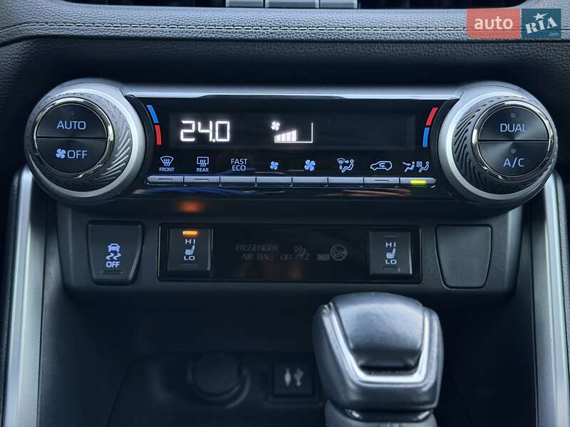 Внедорожник / Кроссовер Toyota RAV4 2019 в Киеве фото 38 Внедорожник / Кроссовер Toyota RAV4 2019 в Киеве