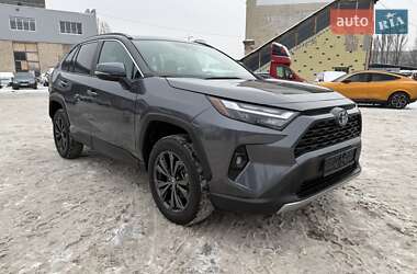 Внедорожник / Кроссовер Toyota RAV4 2022 в Киеве