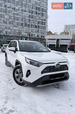 Внедорожник / Кроссовер Toyota RAV4 2022 в Киеве
