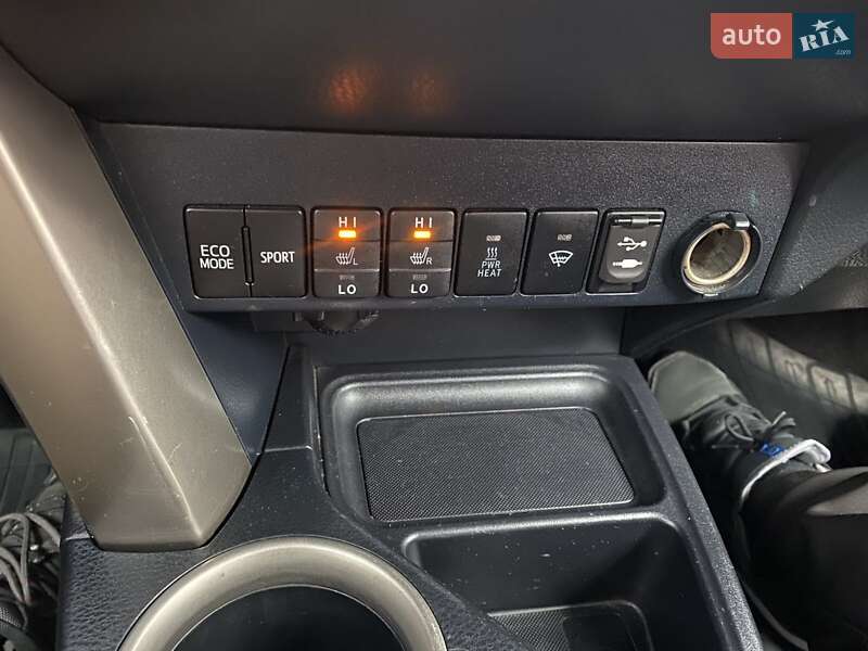 Внедорожник / Кроссовер Toyota RAV4 2013 в Житомире