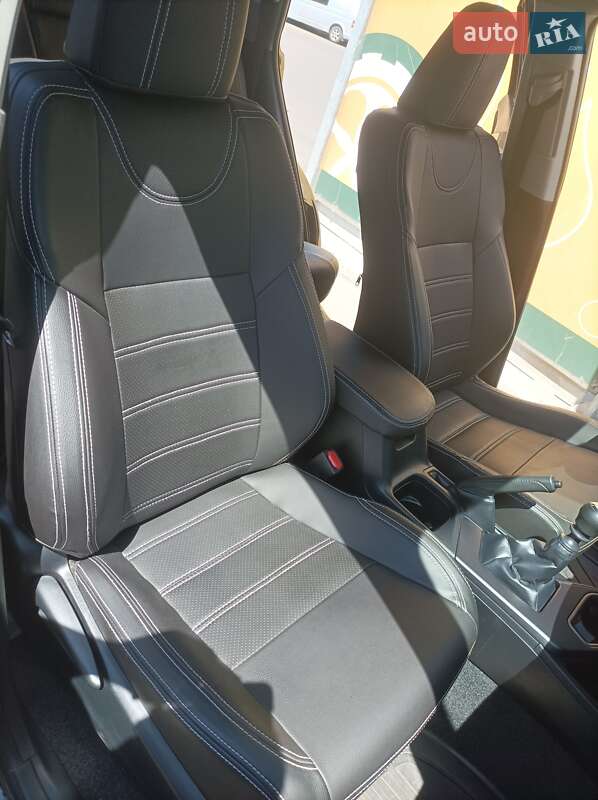 Внедорожник / Кроссовер Toyota RAV4 2018 в Киеве фото 21 Внедорожник / Кроссовер Toyota RAV4 2018 в Киеве