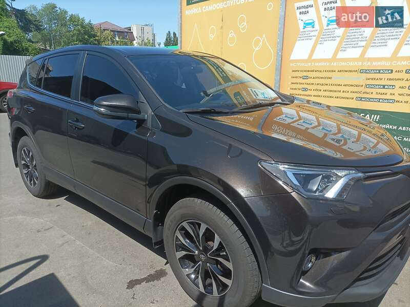 Внедорожник / Кроссовер Toyota RAV4 2018 в Киеве фото 20 Внедорожник / Кроссовер Toyota RAV4 2018 в Киеве