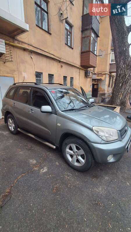 Toyota RAV4 2004