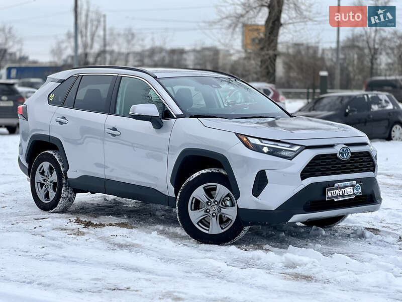 Внедорожник / Кроссовер Toyota RAV4 2024 в Киеве