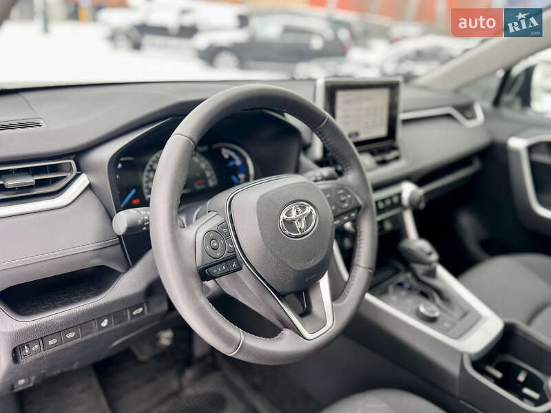 Внедорожник / Кроссовер Toyota RAV4 2024 в Киеве