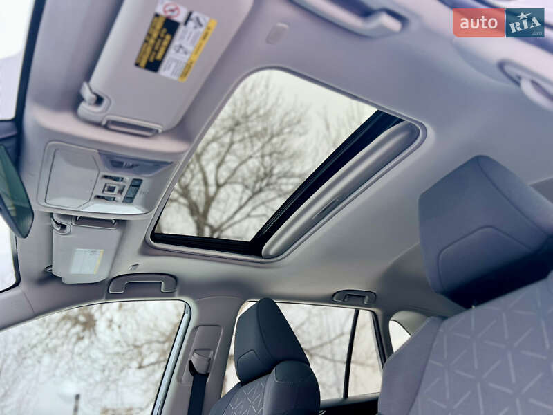 Внедорожник / Кроссовер Toyota RAV4 2024 в Киеве