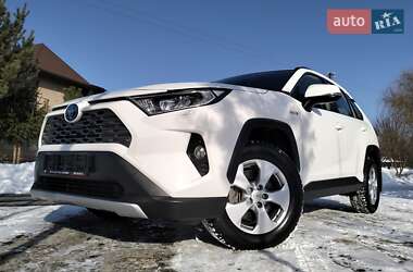 Внедорожник / Кроссовер Toyota RAV4 2021 в Ровно