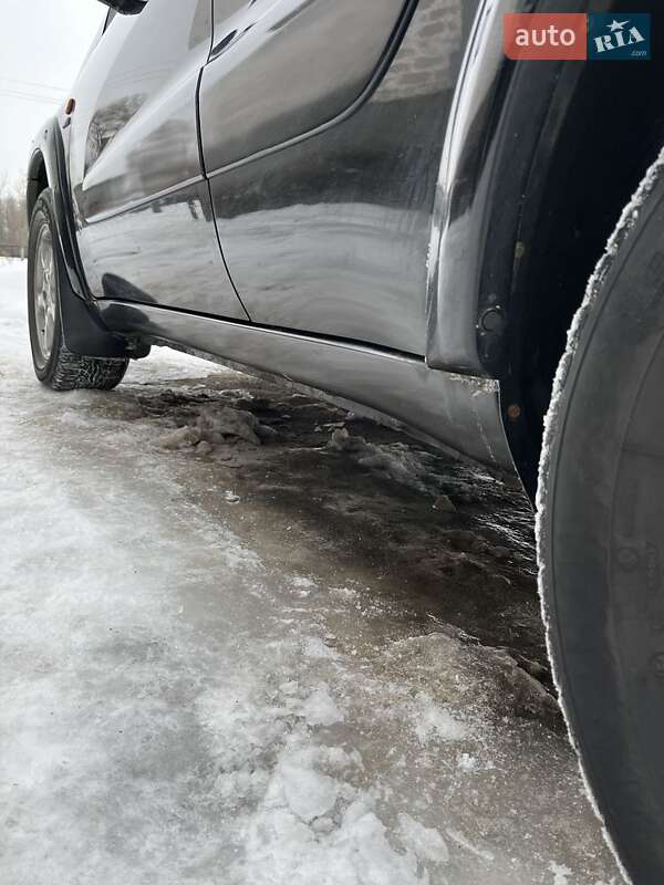 Внедорожник / Кроссовер Toyota RAV4 2001 в Остер