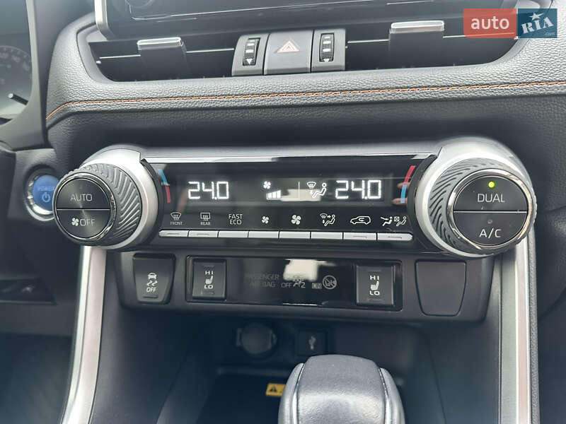 Позашляховик / Кросовер Toyota RAV4 2022 в Івано-Франківську