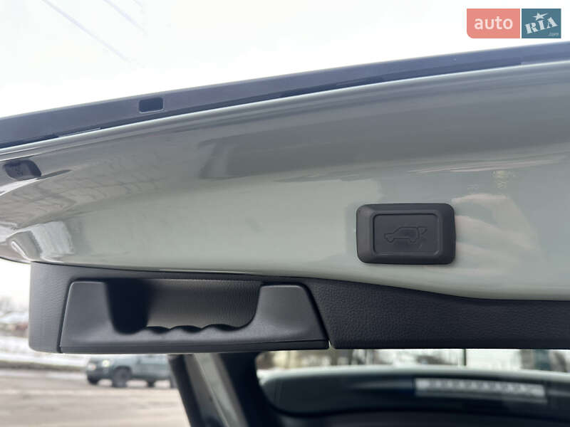 Позашляховик / Кросовер Toyota RAV4 2022 в Івано-Франківську