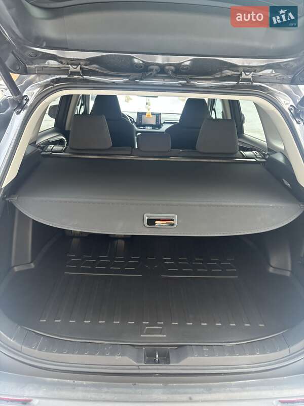 Внедорожник / Кроссовер Toyota RAV4 2021 в Хмельницком