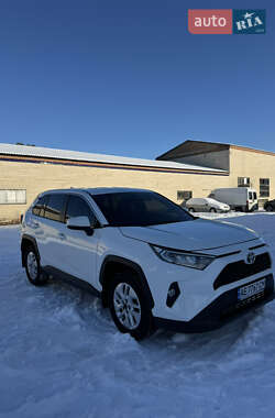 Внедорожник / Кроссовер Toyota RAV4 2020 в Полтаве