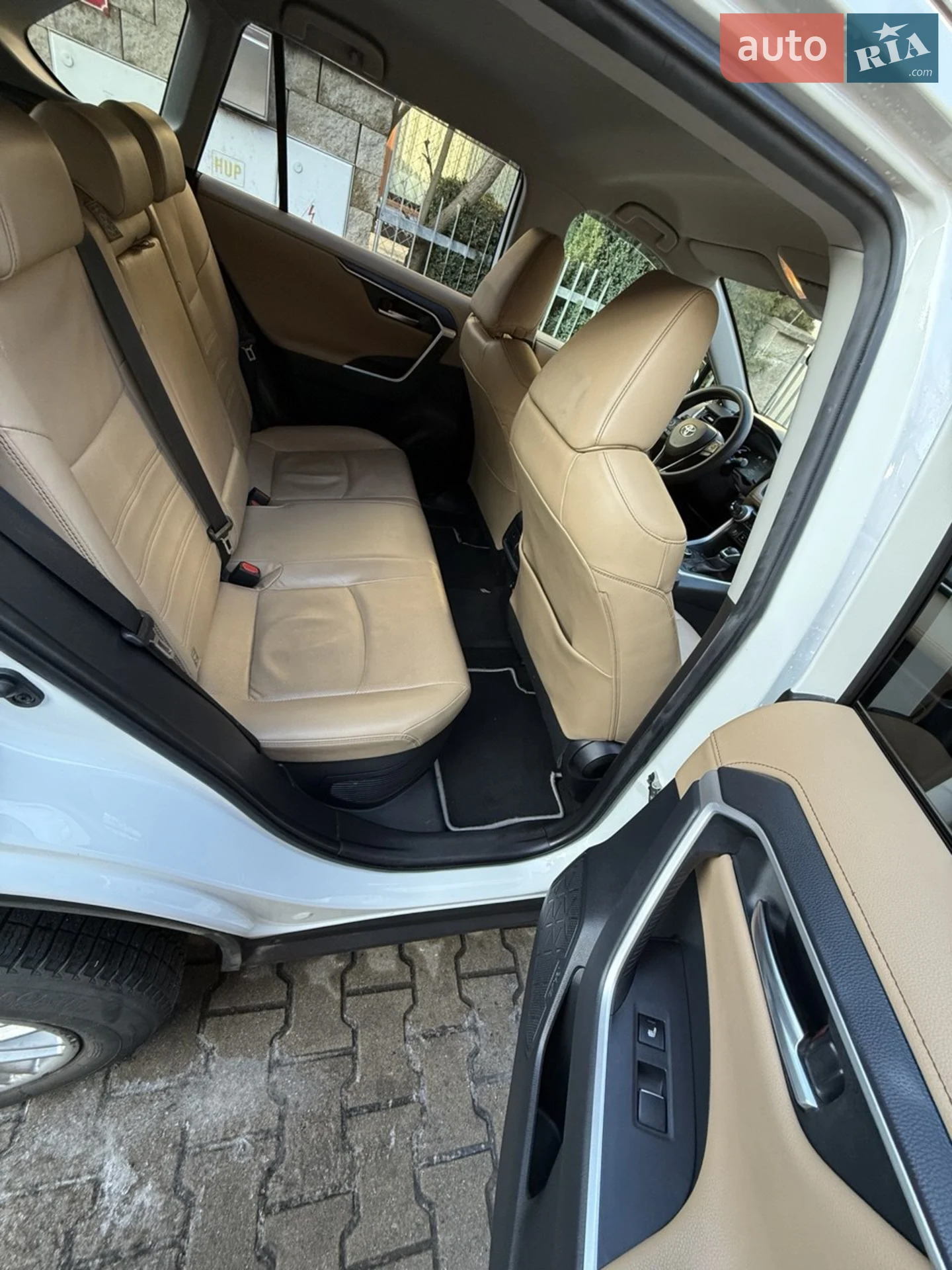 2019 Toyota RAV 4 - мініатюра 12