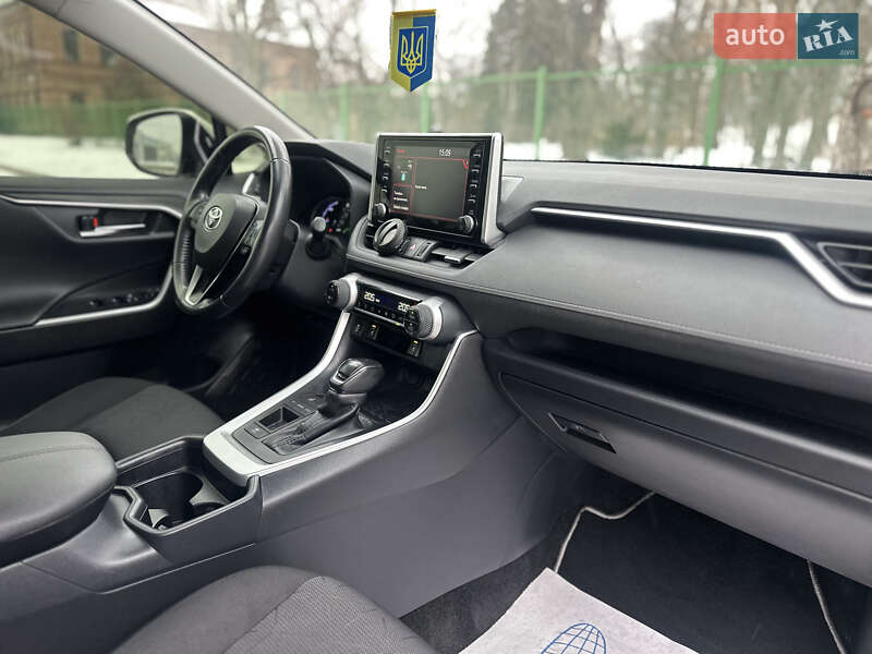 Внедорожник / Кроссовер Toyota RAV4 2020 в Харькове