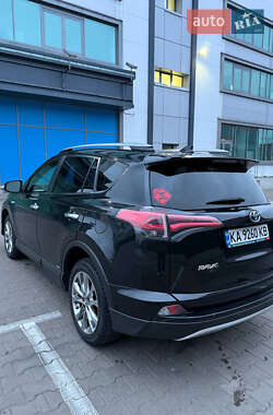 Позашляховик / Кросовер Toyota RAV4 2017 в Києві