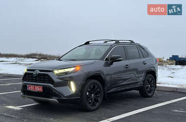 Позашляховик / Кросовер Toyota RAV4 2022 в Рівному