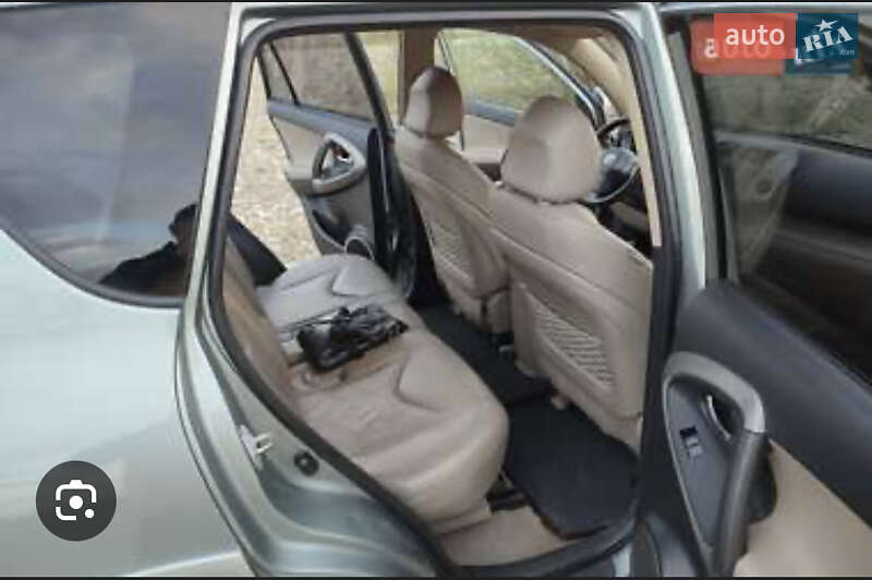 Внедорожник / Кроссовер Toyota RAV4 2006 в Хмельницком