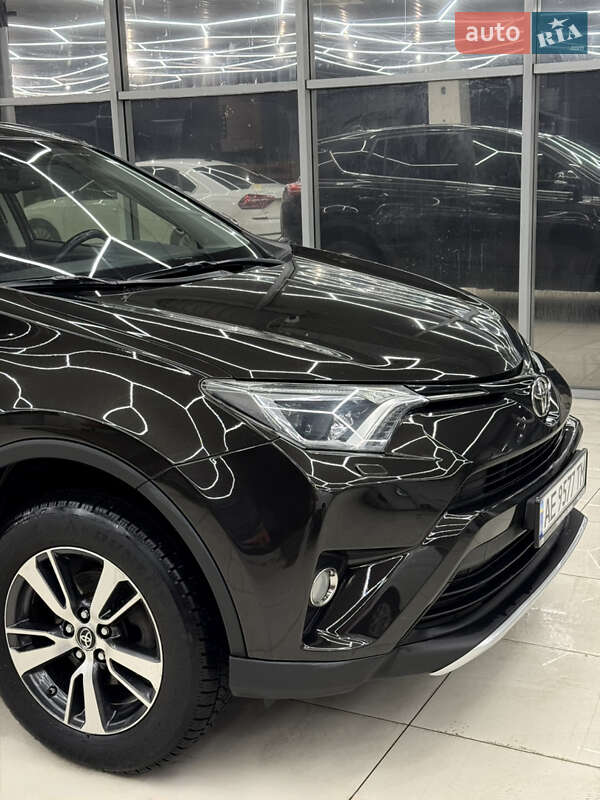 Внедорожник / Кроссовер Toyota RAV4 2016 в Днепре
