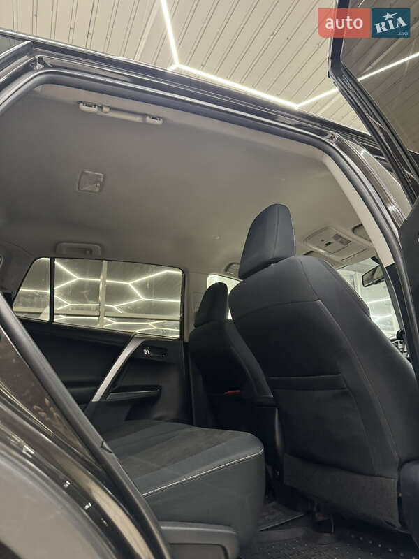 Внедорожник / Кроссовер Toyota RAV4 2016 в Днепре