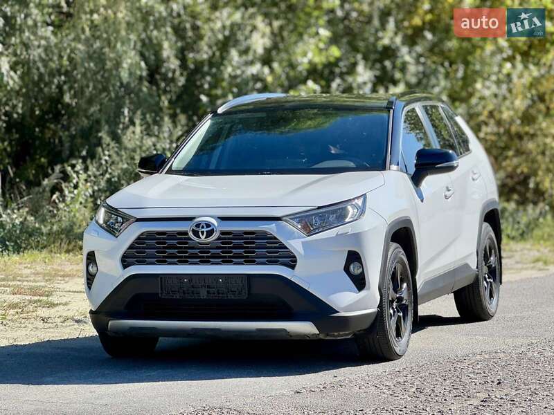 Внедорожник / Кроссовер Toyota RAV4 2019 в Харькове