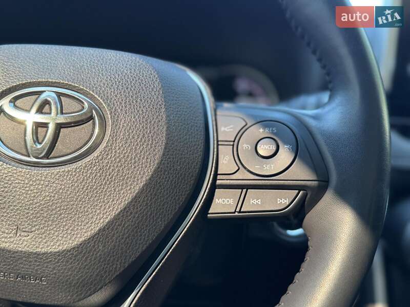 Внедорожник / Кроссовер Toyota RAV4 2019 в Харькове