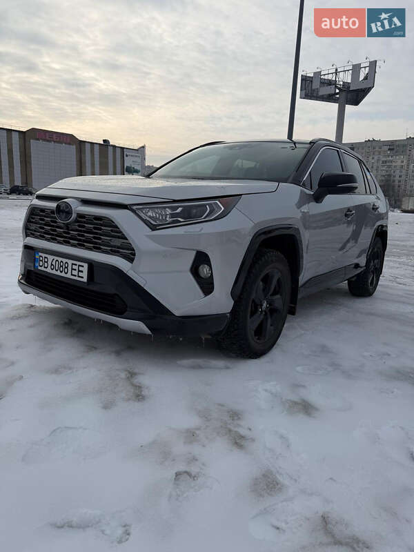 Внедорожник / Кроссовер Toyota RAV4 2019 в Харькове