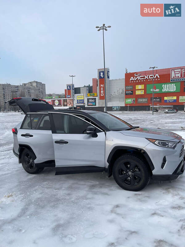 Внедорожник / Кроссовер Toyota RAV4 2019 в Харькове