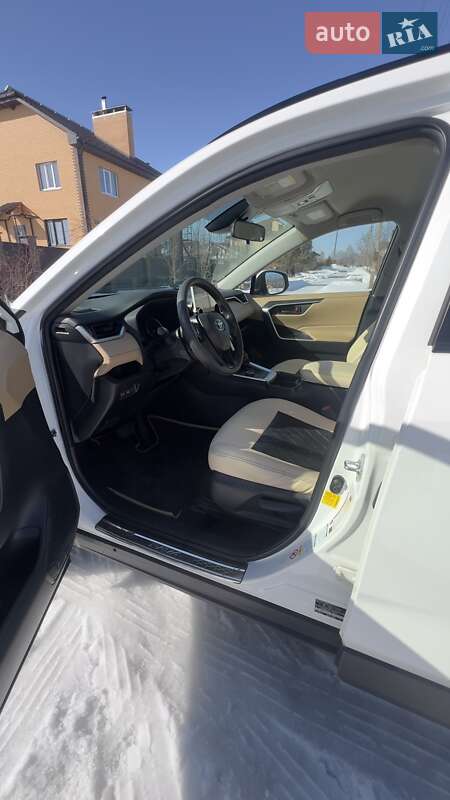 Внедорожник / Кроссовер Toyota RAV4 2019 в Чернигове фото 9 Внедорожник / Кроссовер Toyota RAV4 2019 в Чернигове