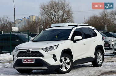 Внедорожник / Кроссовер Toyota RAV4 2021 в Киеве