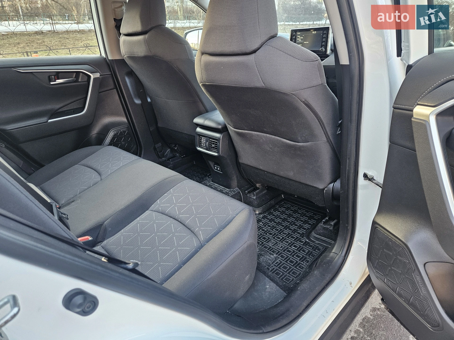 2020 Toyota RAV 4 - мініатюра 17