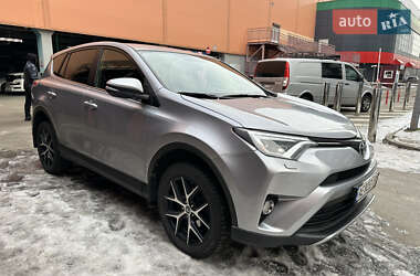 Позашляховик / Кросовер Toyota RAV4 2017 в Києві