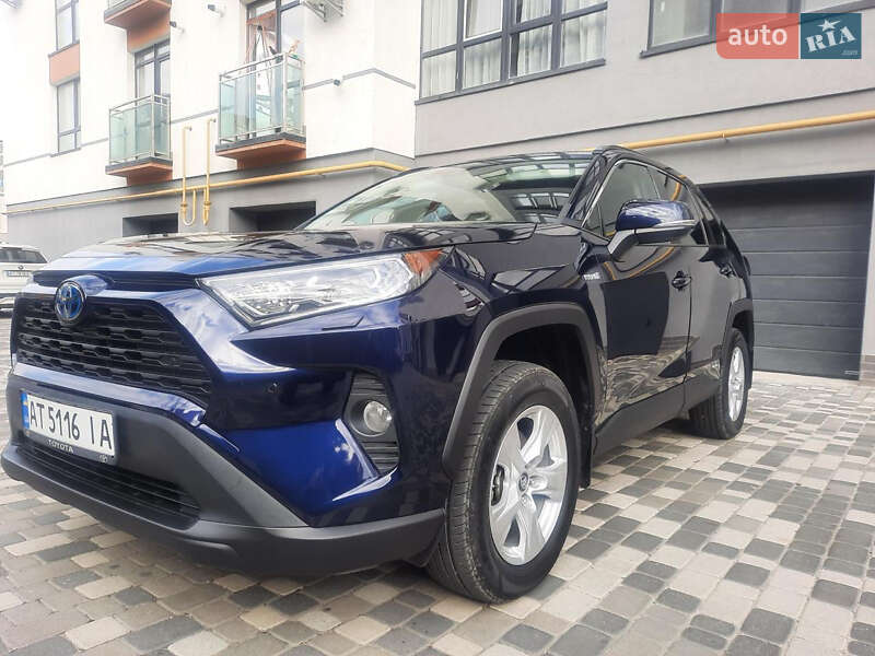 Внедорожник / Кроссовер Toyota RAV4 2019 в Ивано-Франковске