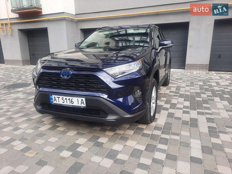 Внедорожник / Кроссовер Toyota RAV4 2019 в Ивано-Франковске