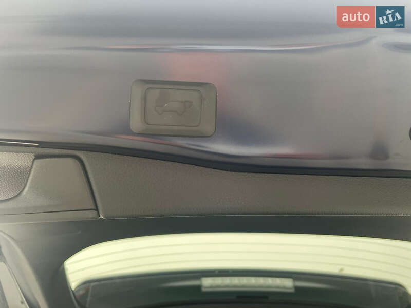 Внедорожник / Кроссовер Toyota RAV4 2019 в Ивано-Франковске