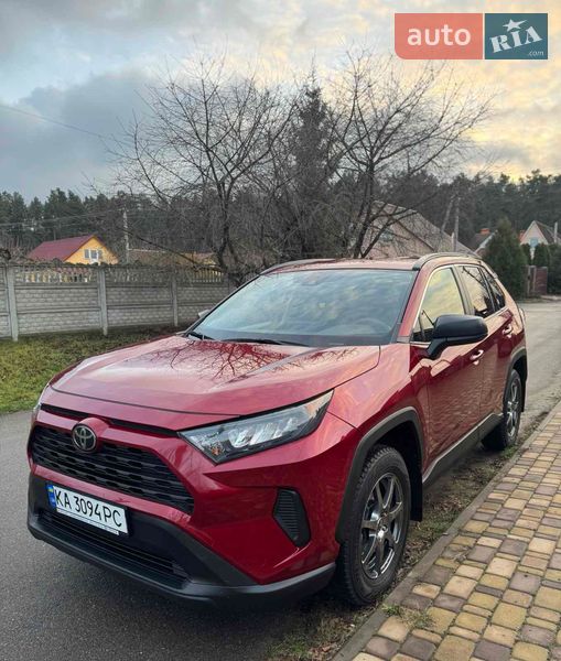 Внедорожник / Кроссовер Toyota RAV4 2018 в Киеве