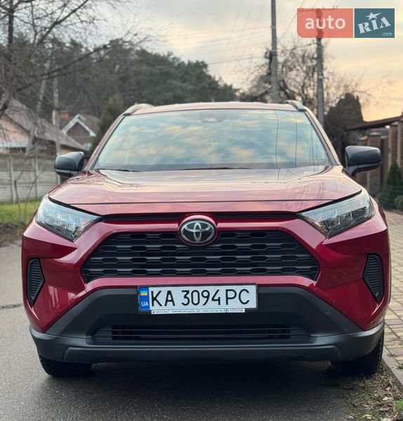 Внедорожник / Кроссовер Toyota RAV4 2018 в Киеве