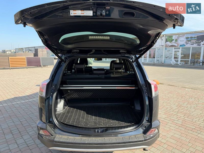 Внедорожник / Кроссовер Toyota RAV4 2017 в Одессе