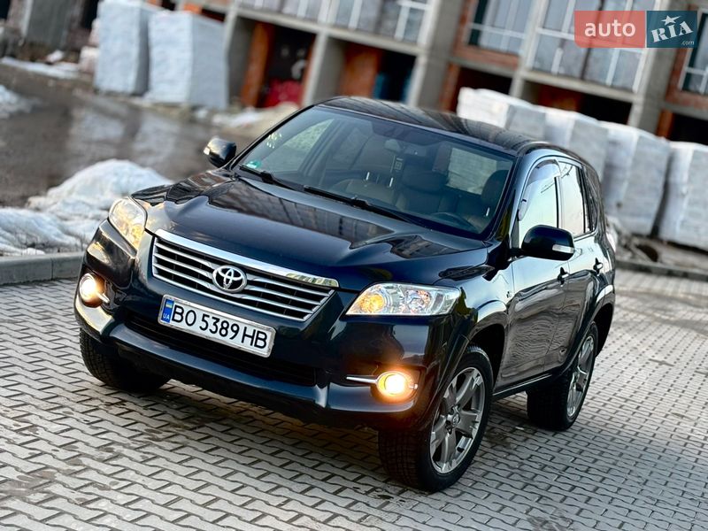 Внедорожник / Кроссовер Toyota RAV4 2011 в Тернополе