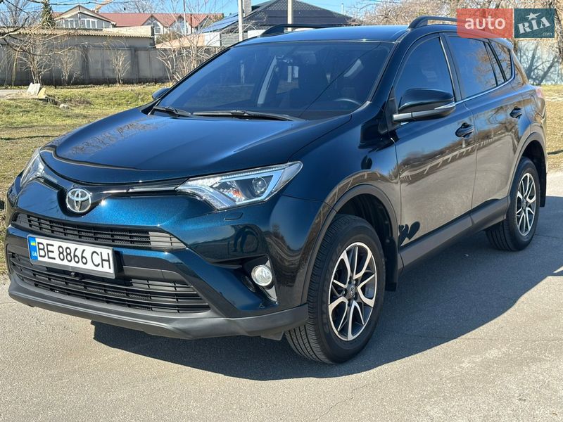 Внедорожник / Кроссовер Toyota RAV4 2018 в Николаеве