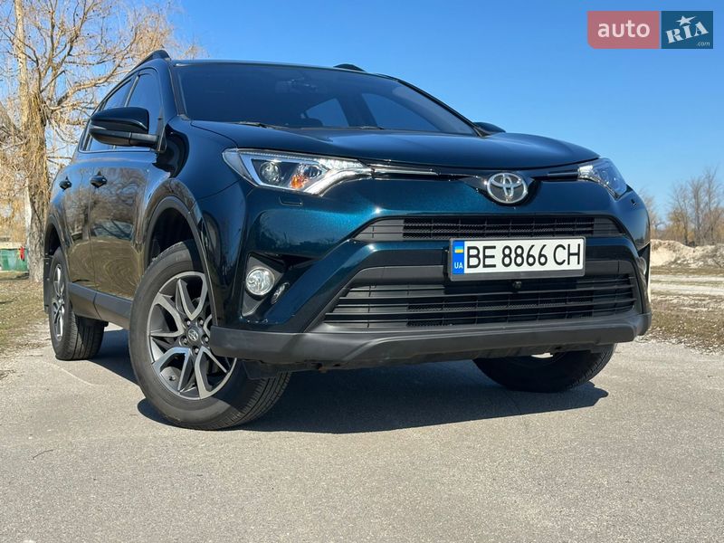 Внедорожник / Кроссовер Toyota RAV4 2018 в Николаеве