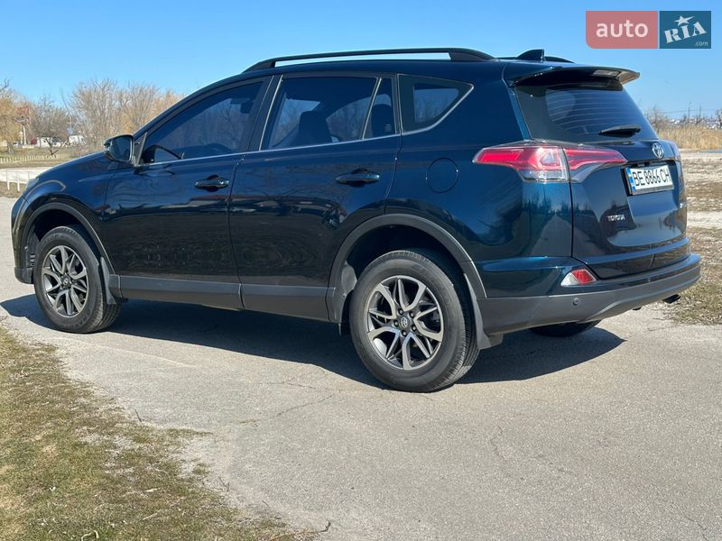 Внедорожник / Кроссовер Toyota RAV4 2018 в Николаеве
