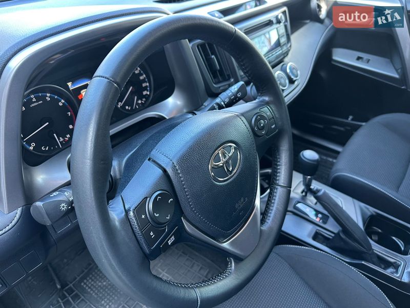 Внедорожник / Кроссовер Toyota RAV4 2018 в Николаеве