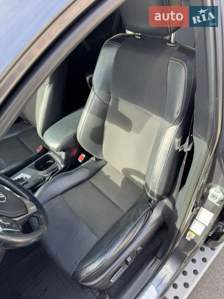 Внедорожник / Кроссовер Toyota RAV4 2016 в Киеве