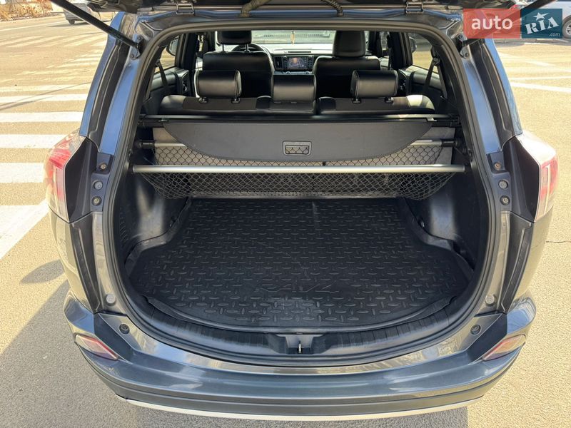 Внедорожник / Кроссовер Toyota RAV4 2016 в Киеве