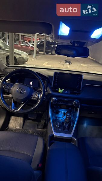 Внедорожник / Кроссовер Toyota RAV4 2019 в Киеве