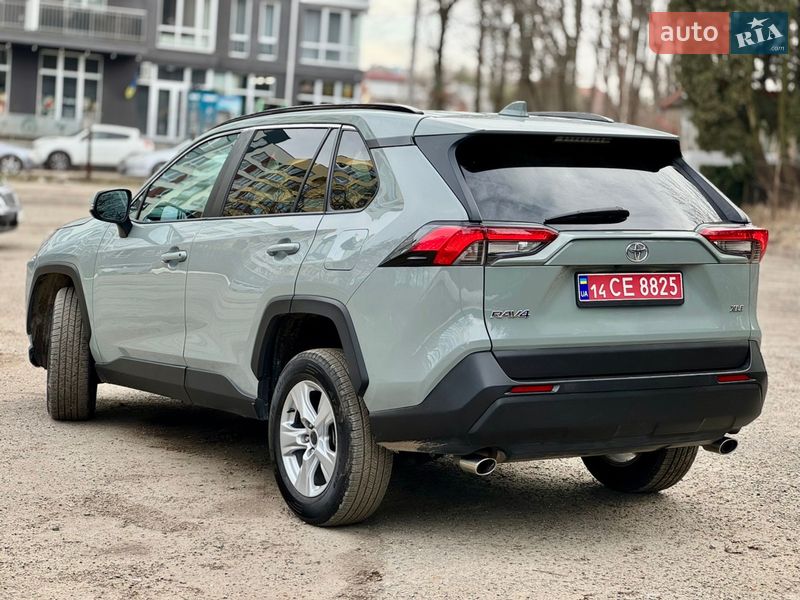 Внедорожник / Кроссовер Toyota RAV4 2020 в Львове