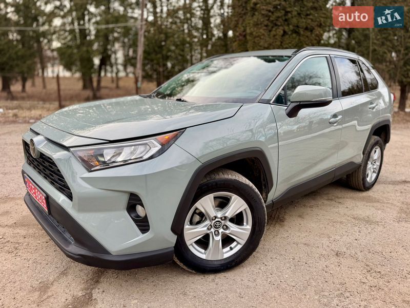 Внедорожник / Кроссовер Toyota RAV4 2020 в Львове