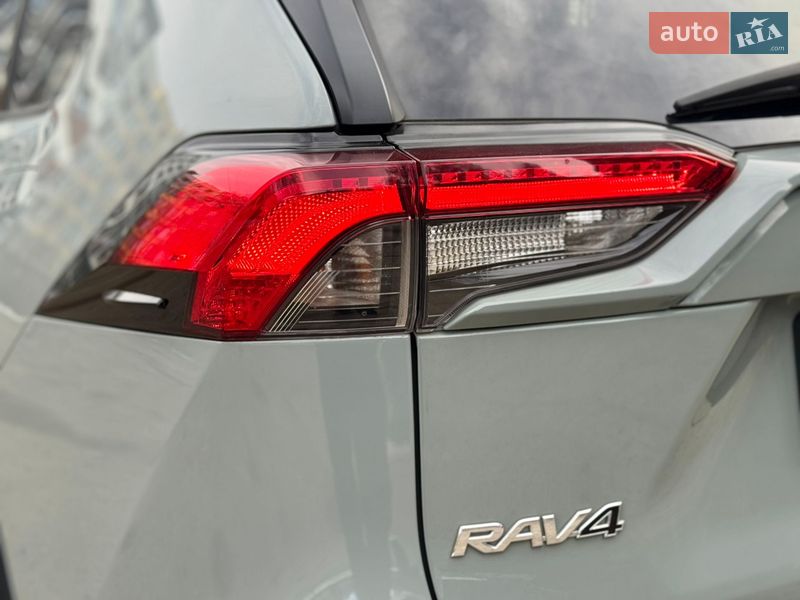 Внедорожник / Кроссовер Toyota RAV4 2020 в Львове