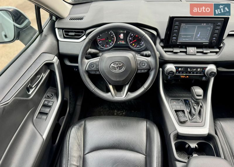 Внедорожник / Кроссовер Toyota RAV4 2020 в Львове